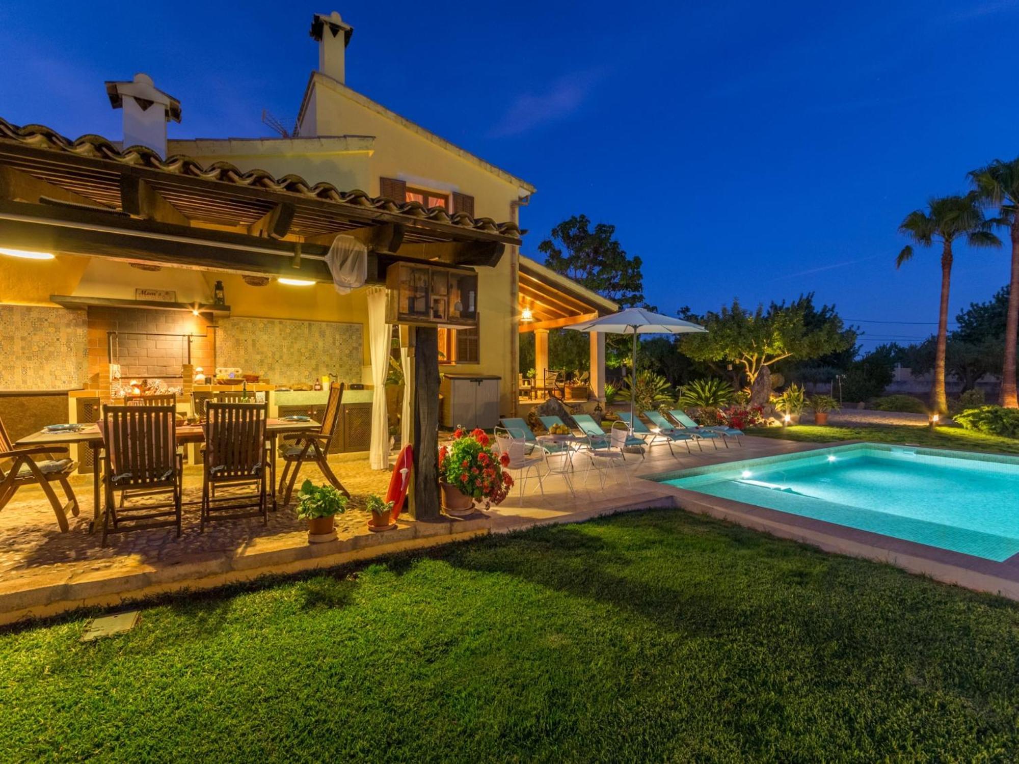 Charming In Holiday home